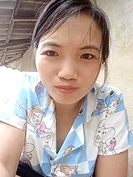 ngan-cute stripchat live cam model