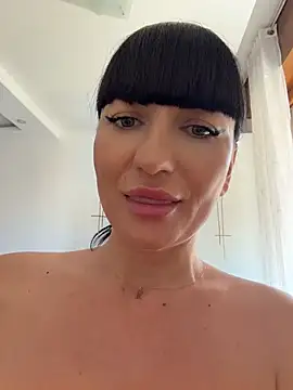 MysticCleo stripchat live cam model