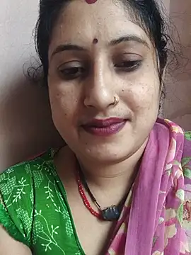 Rayal_bhabi stripchat live cam model