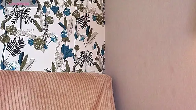 AdelaNovela stripchat live cam model