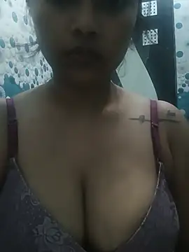 pika_pikachuu stripchat live cam model