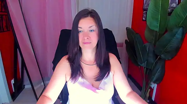 AnaMills stripchat live cam model