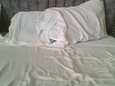 Dizzydose stripchat live cam model