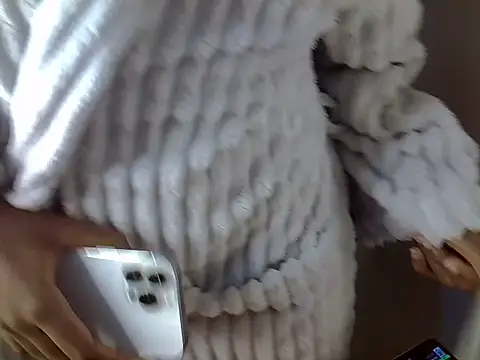 Caryyyl stripchat live cam model
