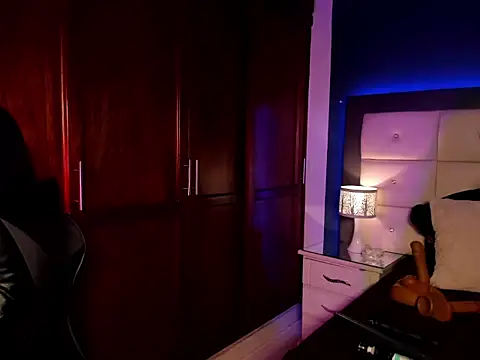 RED_VIOLETH stripchat live cam model