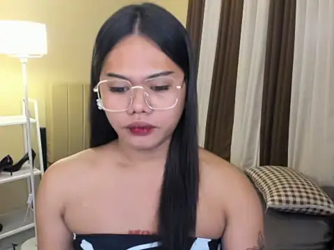 Seductive_terra stripchat live cam model