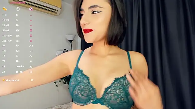 LunarLori stripchat live cam model