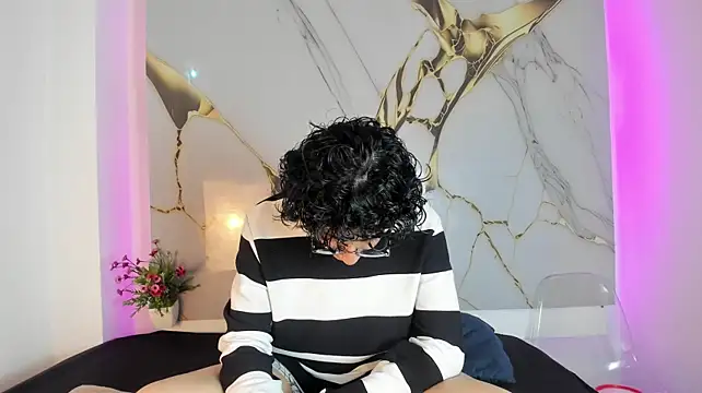 ElliotNoir stripchat live cam model