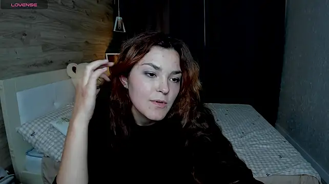 LeyaaStarr stripchat live cam model