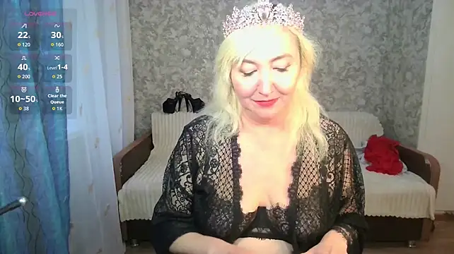 LadyKriss stripchat live cam model