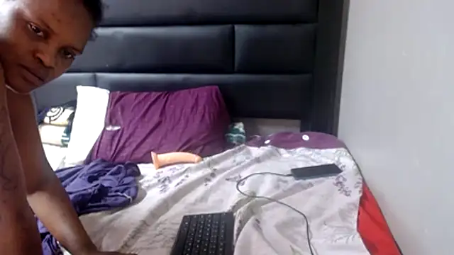 AfricanCurves22 stripchat live cam model