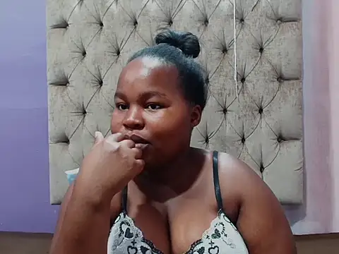 AFRICANDreamGirl stripchat live cam model