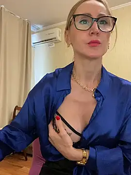 LauraDavis stripchat live cam model