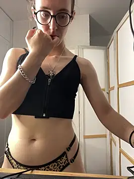 MartiniiSelenna stripchat live cam model