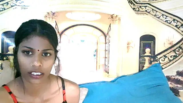 IndianSilkySpice stripchat live cam model