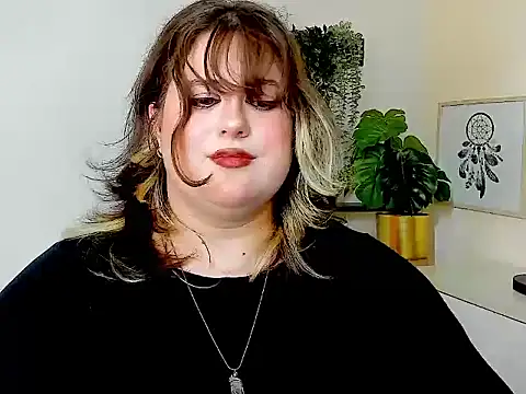 OpheliaLush stripchat live cam model