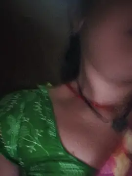 Rayal_bhabi stripchat live cam model