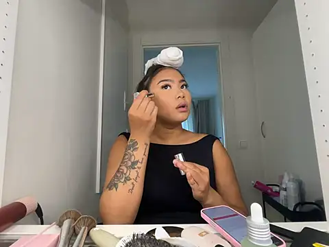 TitiTinyThai stripchat live cam model