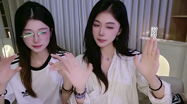 GuLuGroup stripchat live cam model