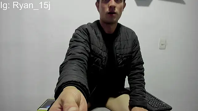 RyanHorseman stripchat live cam model