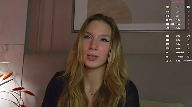 LeslieMines stripchat live cam model