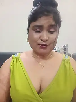 hornyriyanka stripchat live cam model