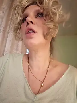 TsPostophere stripchat live cam model