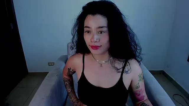 Samanthah stripchat live cam model