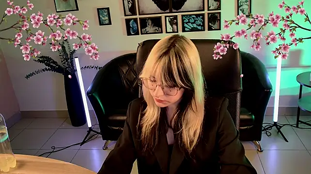 NyxCalderra stripchat live cam model