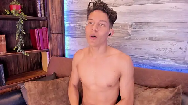 LevinFox stripchat live cam model