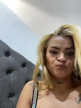 alana_gloow stripchat live cam model