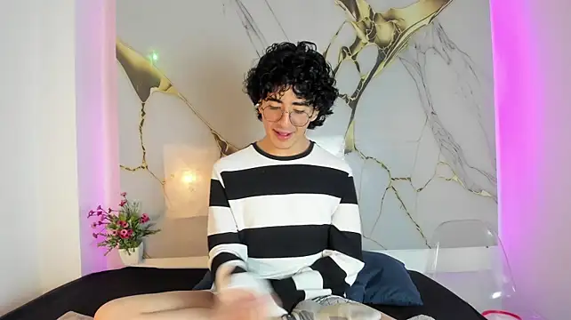 ElliotNoir stripchat live cam model