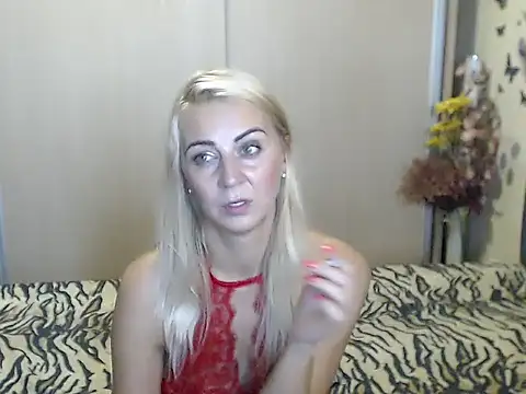 Denysyaa stripchat live cam model