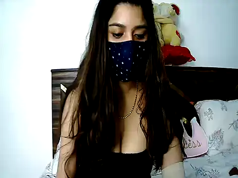 Gloie4u stripchat live cam model