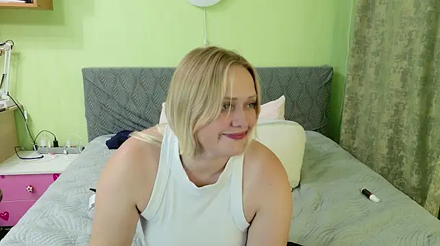 Kira_Miler stripchat live cam model