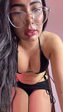 Mia_222 stripchat live cam model