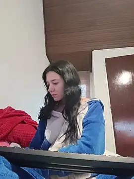 Isabella_21x stripchat live cam model