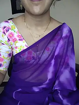 Cute-Smiely-Queen-Telugu stripchat live cam model