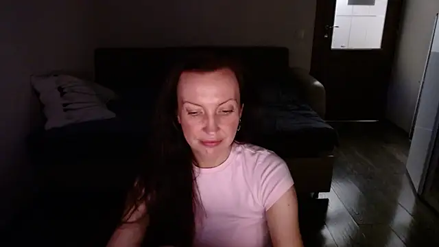 Veyrrah stripchat live cam model