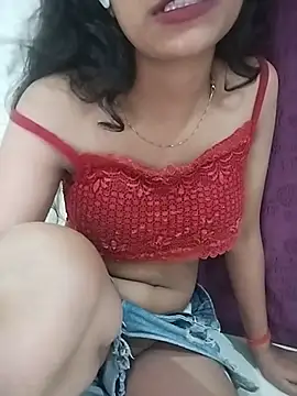 Mahi677 stripchat live cam model