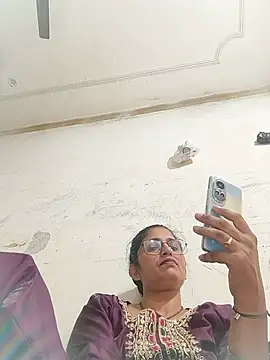 Pooja_shre stripchat live cam model