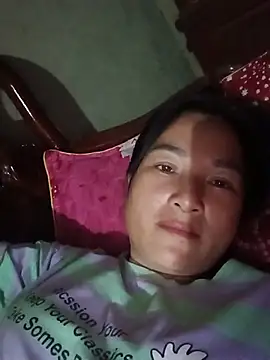 Yuzi-i stripchat live cam model