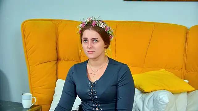 EllaBells stripchat live cam model