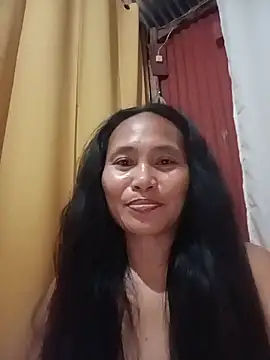 Queenslay stripchat live cam model