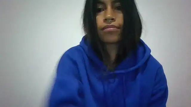 Pocahontas_Honey stripchat live cam model