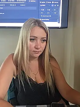 SassiSandra stripchat live cam model