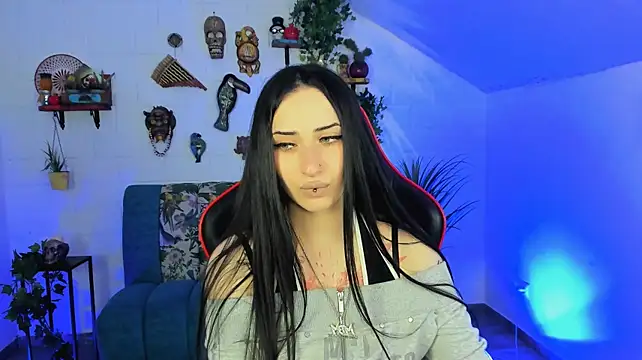 MonicaLowes stripchat live cam model