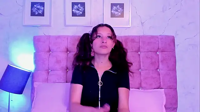 Vale_Rosse_ stripchat live cam model