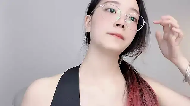 vera999- stripchat live cam model