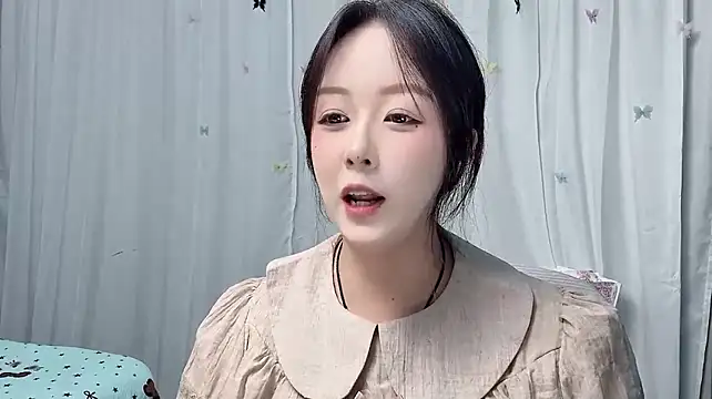 xiaomei1122 stripchat live cam model